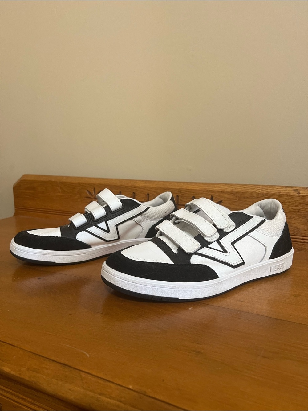 Vans Lowland ComfyCush V 'Black True White' VN000CTH6BT